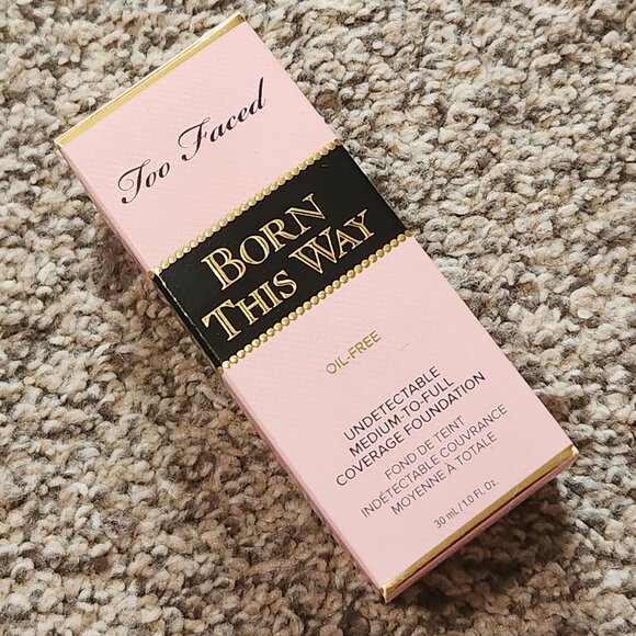Too Faced: Born This Way Foundation: Golden - Picture 2 of 9